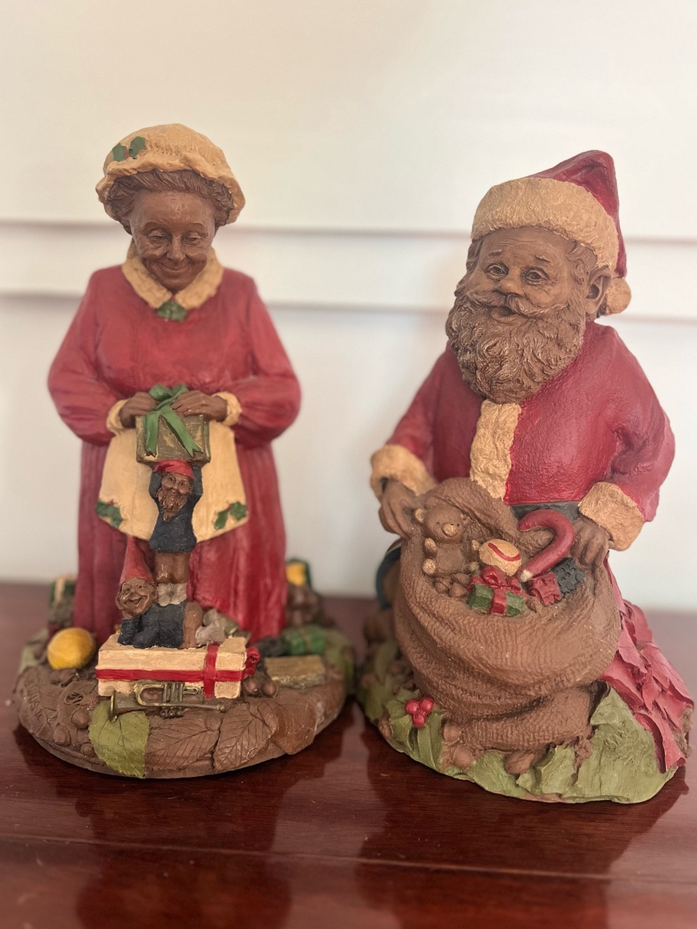 SET OF 2 - 1984 Tom Clark Santa Figurines Santa III & Mrs Claus II